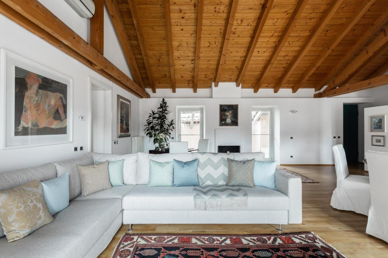A Casa Nuccia Mansarda By Holiday Solutions 코모 외부 사진